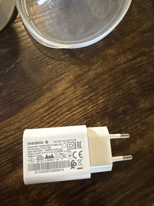 Шишета и чашки за помпа за кърма Медела Medela