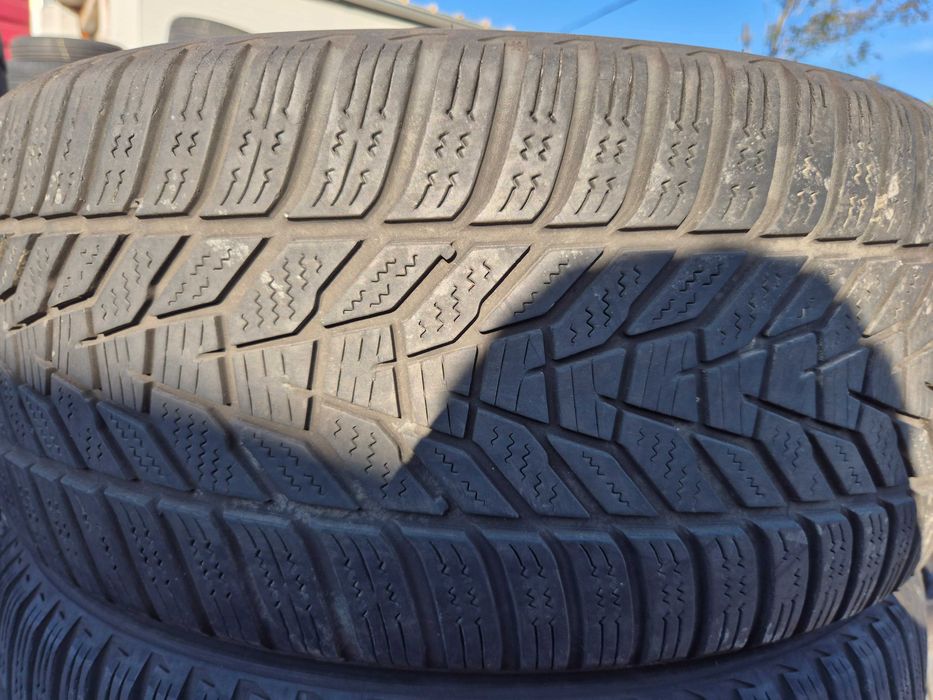 4 Anvelope de IARNA - 225/40/18 - Hankook - APP NOI - DOT 2023