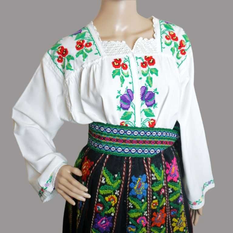 Costum popular oltenesc , port popular vechi superb M-L