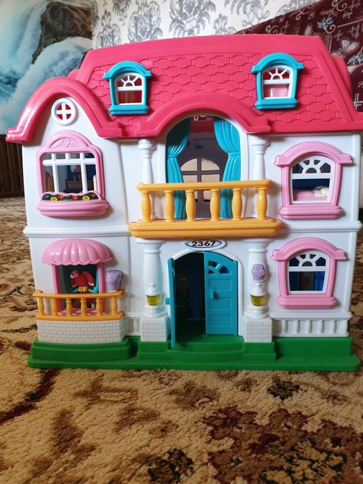 Домик с куклами .