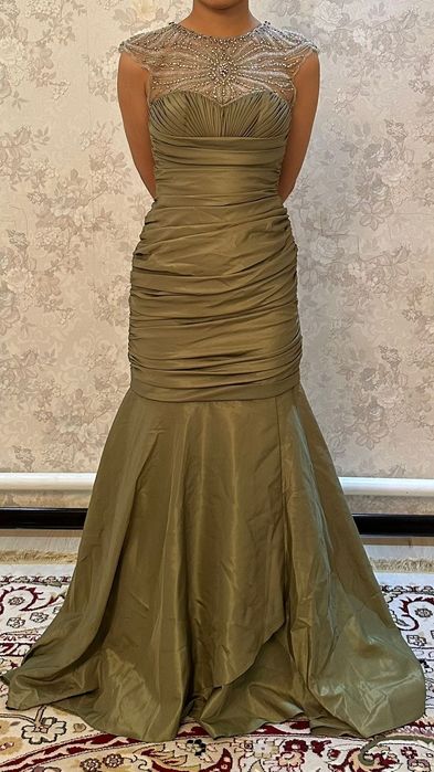 Платье вечерние зел