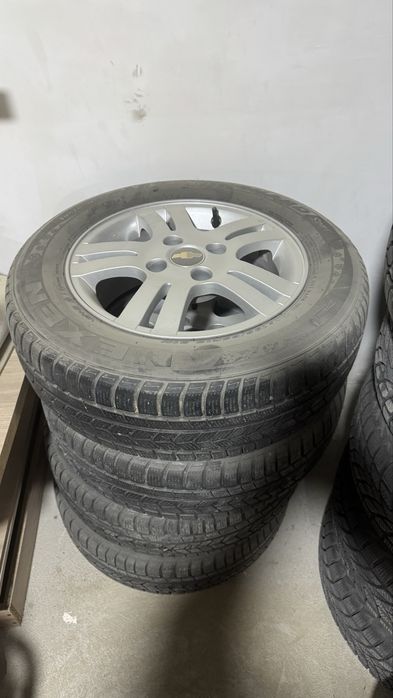 Зимние шины с дисками на ласети б/у