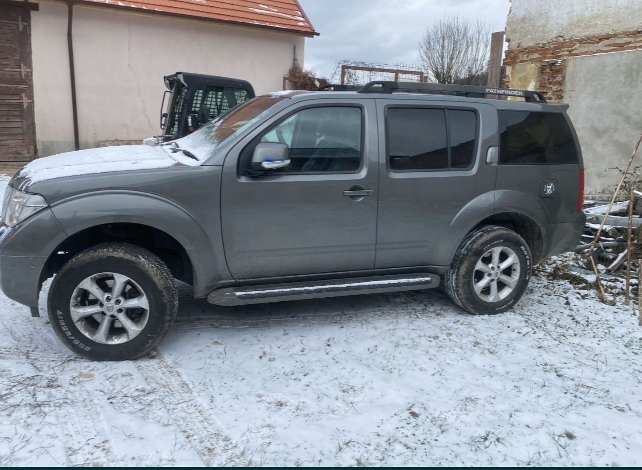 Dezmembrez Nissan pathfinder 2.5 automată