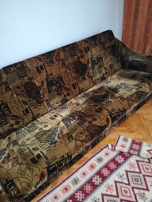 Vând canapea cu lada depozitare in stare excelenta