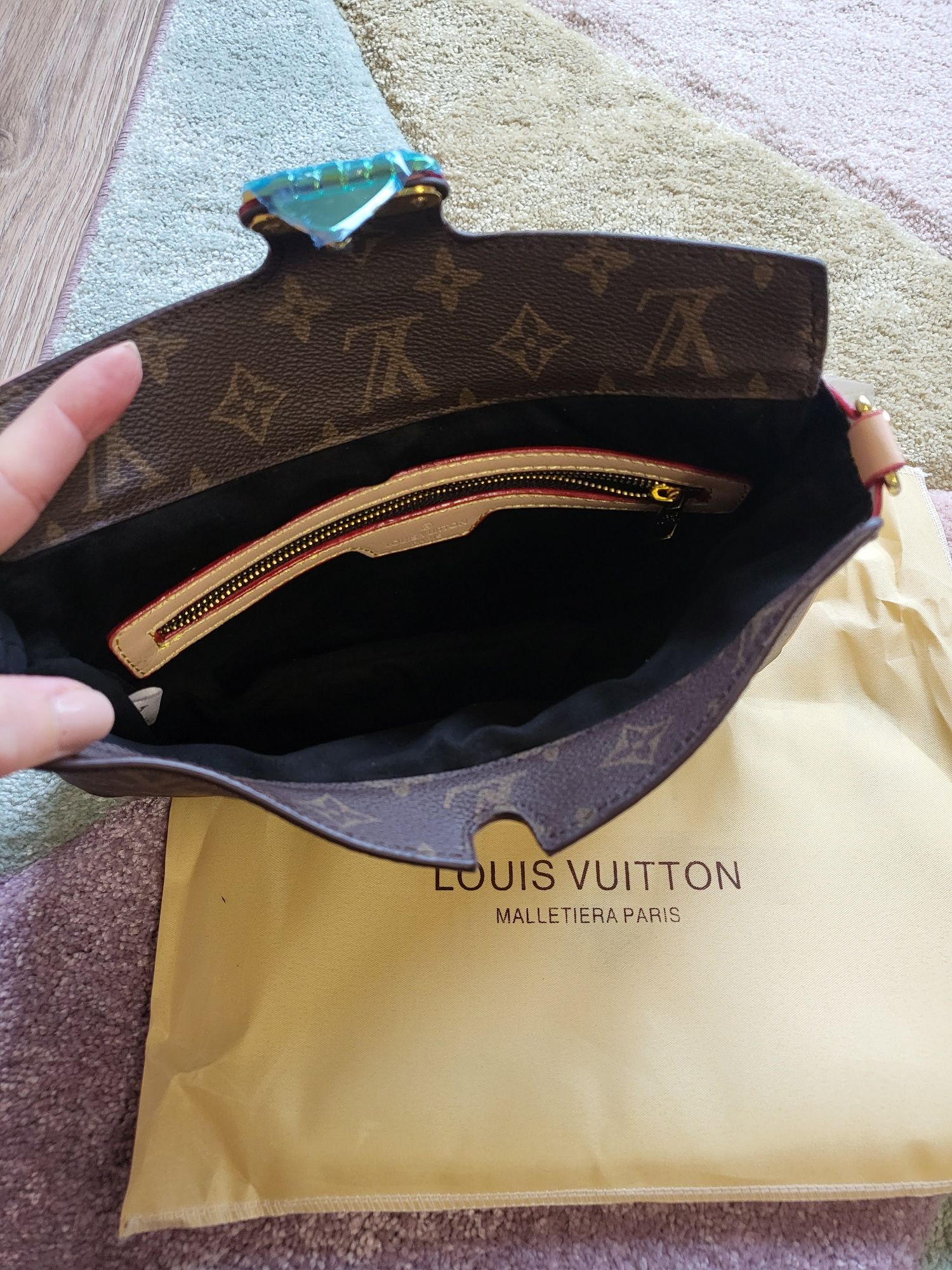 Налична чанта Louis Vuitton