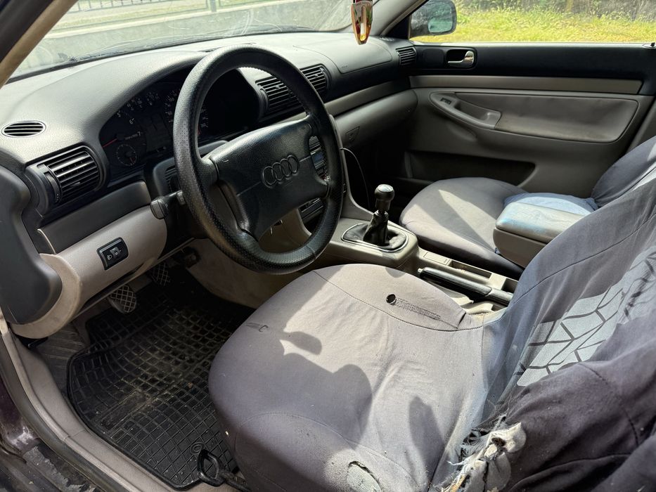 Vând Audi A4 B5, 1.6 benzină, 1996, violet, preț negociabil