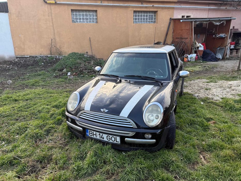 Mini Cooper cu motor defect