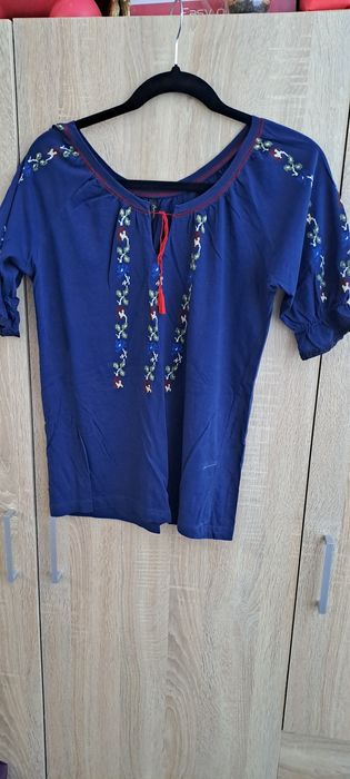 Vând diverse articole vestimentare