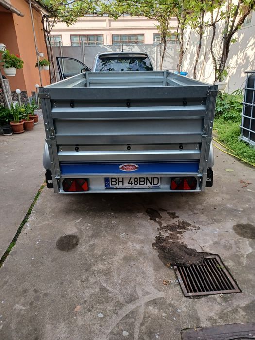 Remorcă auto 750 kg.