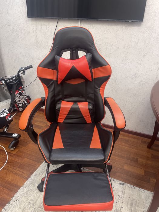 Продам игровое кресло состояние 8.5/10 брал в днс