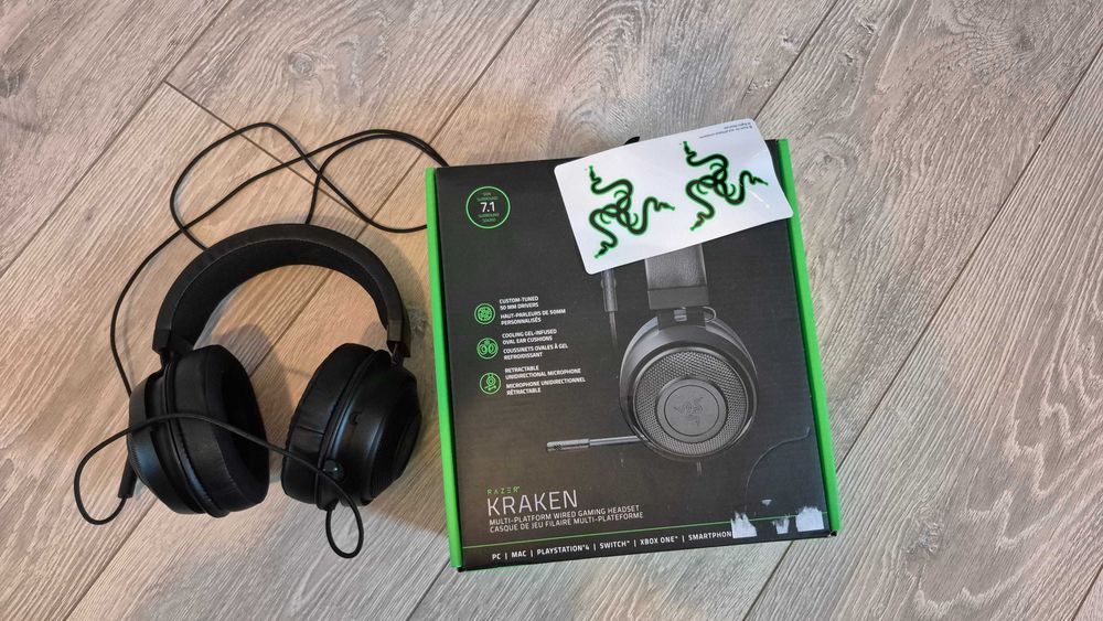 Căști Razer Kraken Multi-Platform Wired Gaming Headset.