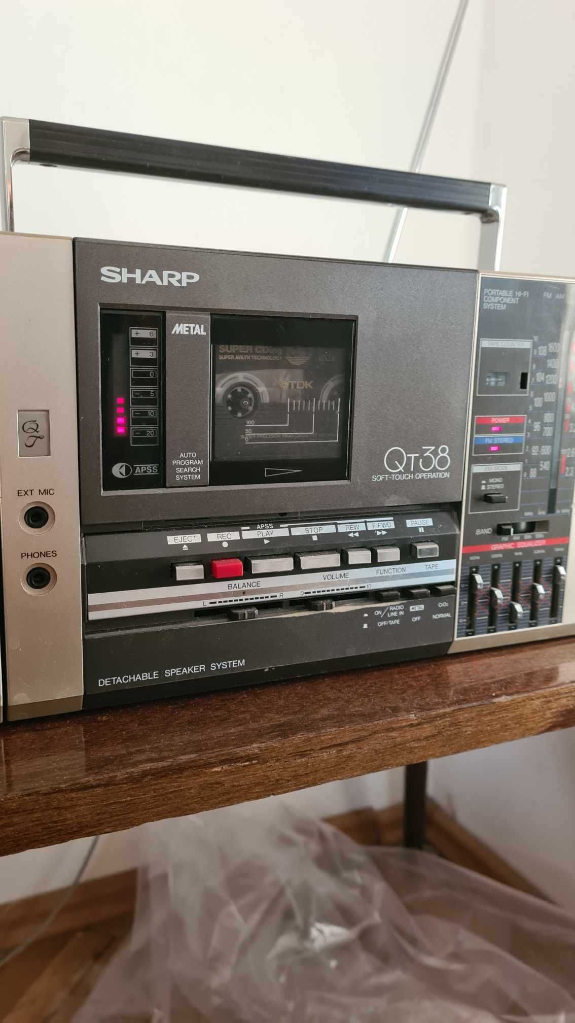 Продавам stereo radio recorder Sharp qt38