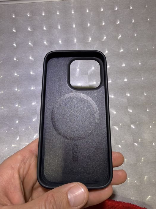 Кейс Karl Lagerfeld за Iphone 15 pro