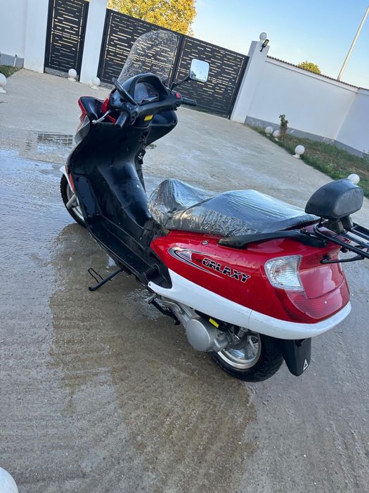 Vand doua scutere 0km unul de 49 cm si celalat de 150cm