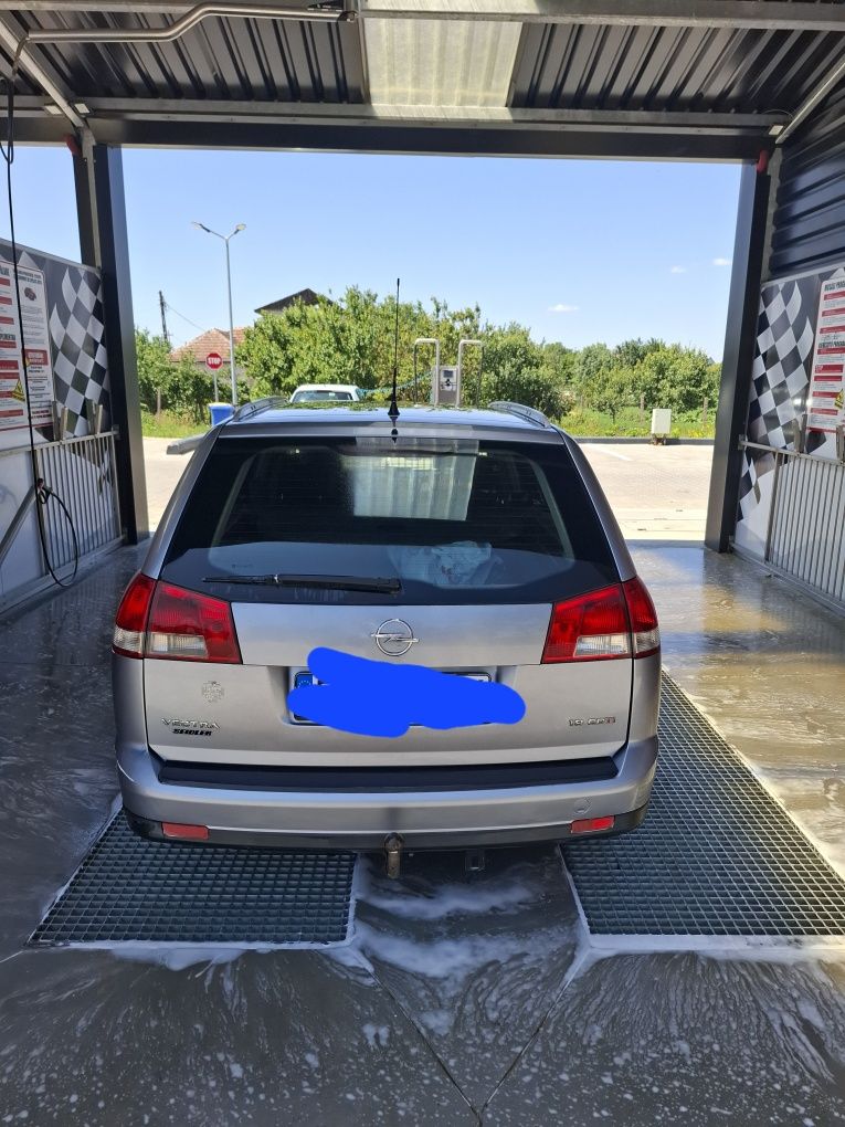 Opel vectra c caravan 1.9 diesel.
