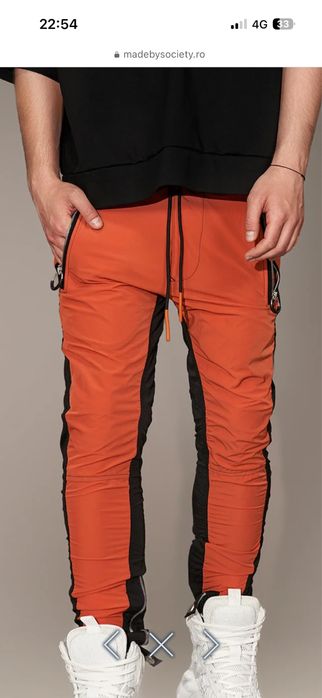 Pantaloni  MADE BY SOCIETY -