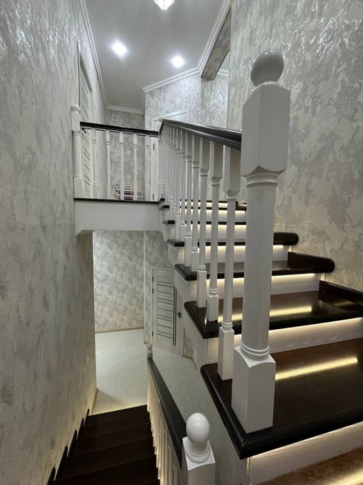 Двух Этажный коттедж 1.2 соток 6 комнат