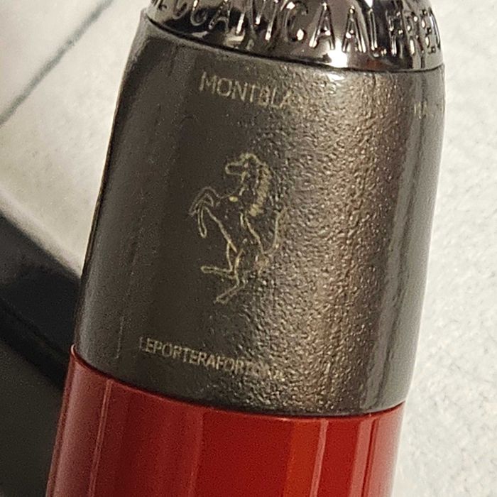 Pix si stilou Montblanc Ferrari Edition