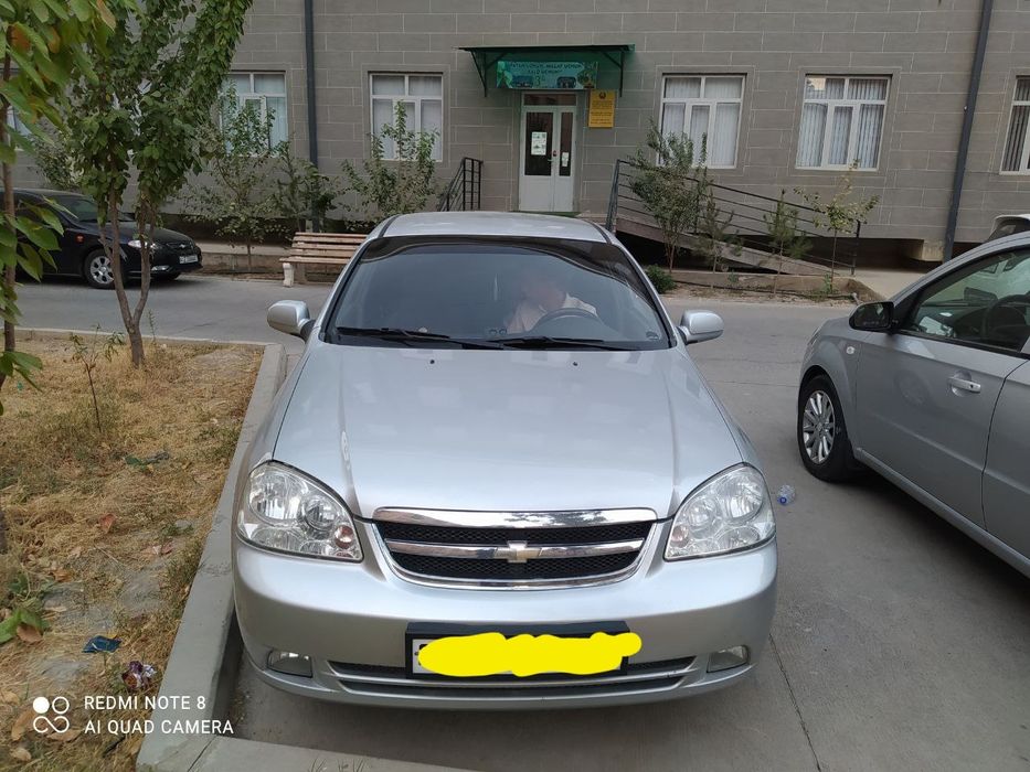 Ласетти 1.8 сотилади