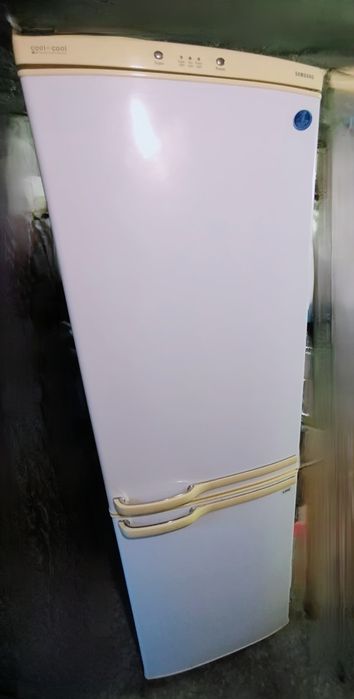 Холодильник Samsung Срочно