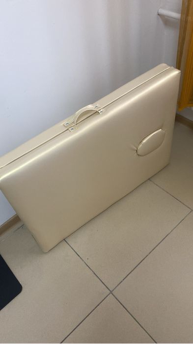 Продам новую кушетку