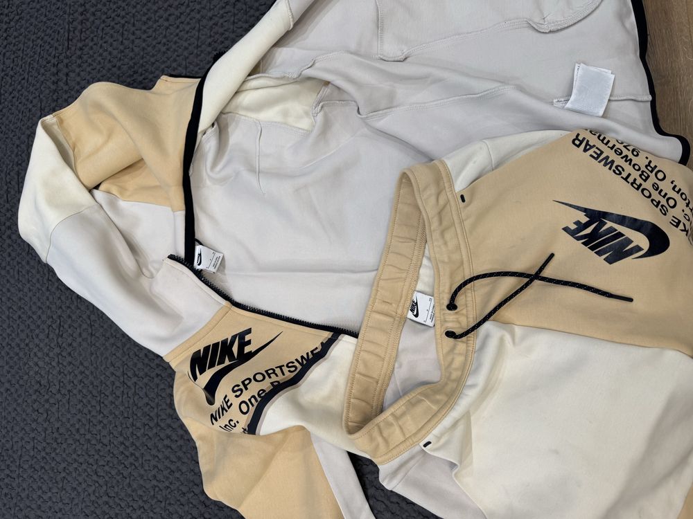 Tech fleece (nike)