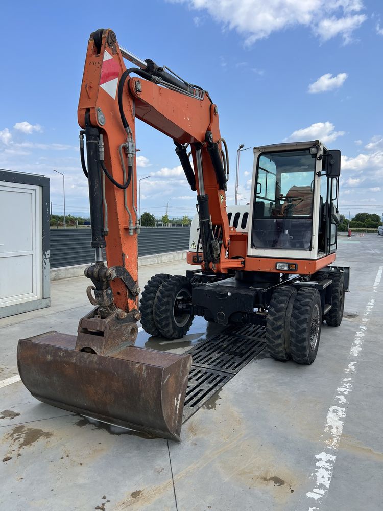 Vand excavator 8,5t pe roți