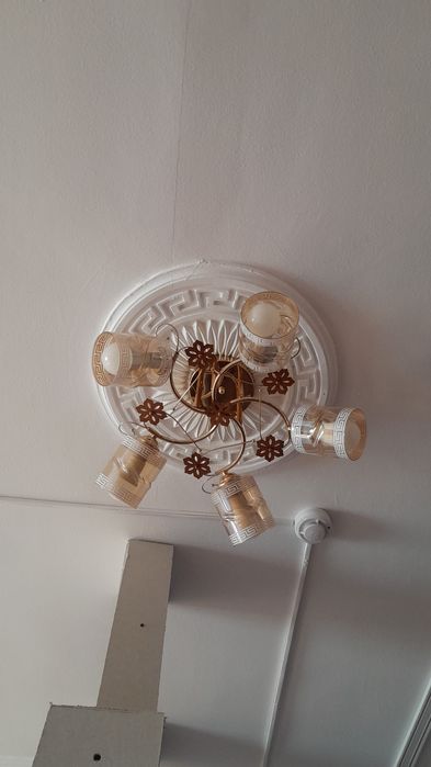 Продам люстры в отличном состоянии