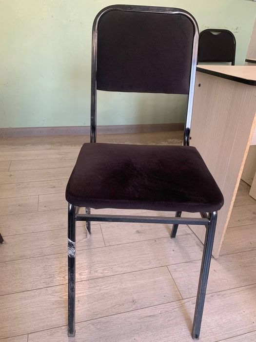 Parta  stullar sotiladi