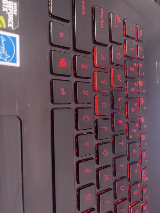 Laptop Asus gaming rog i7