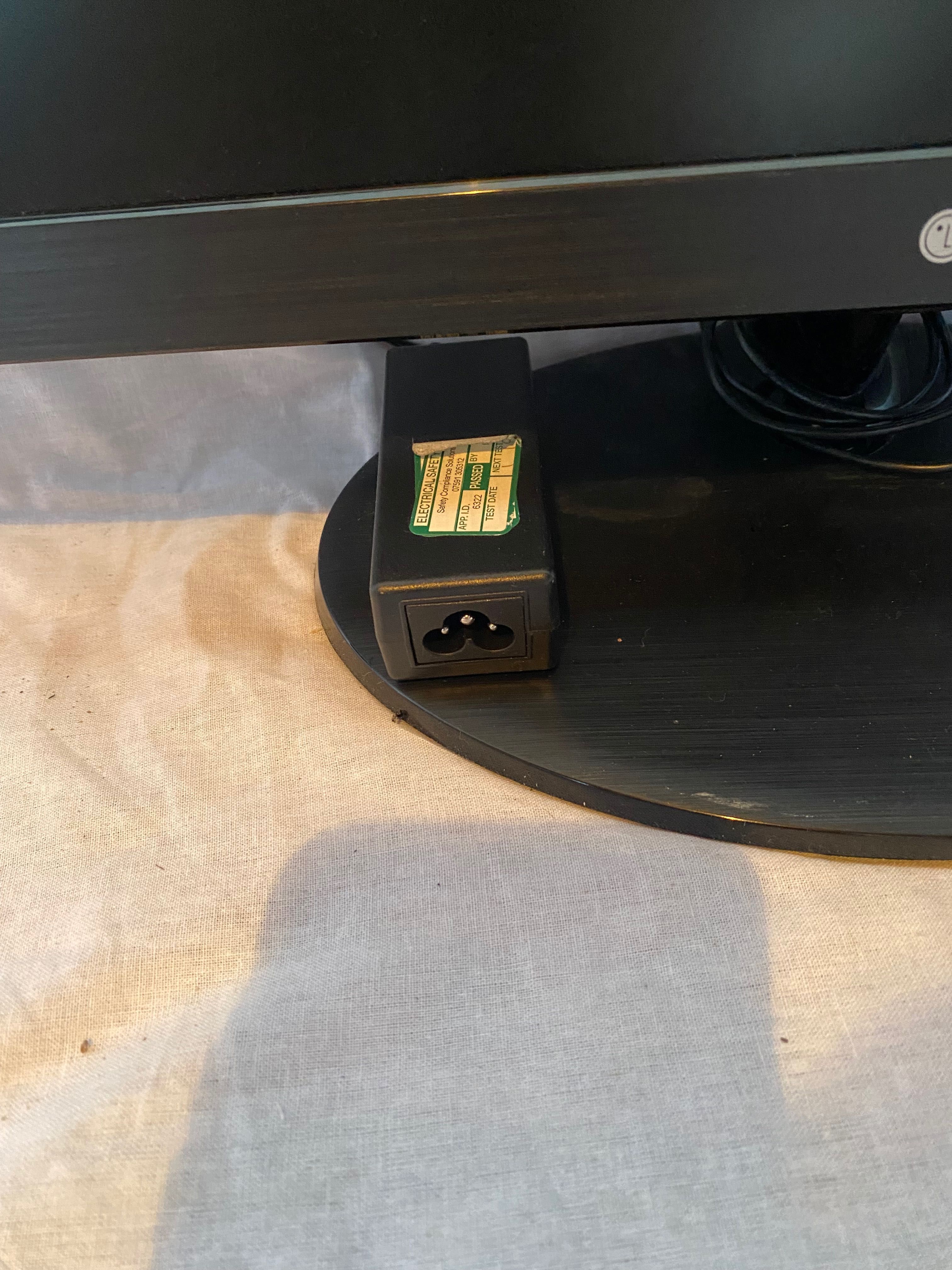 Монитор LG 24 инча LCD