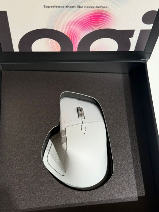 Logitech mx master 4 alb pentru MAC