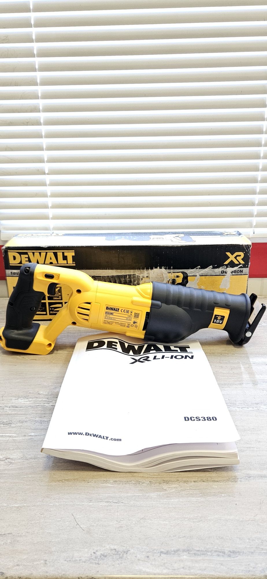 Dewalt Саблен трион DCS380
