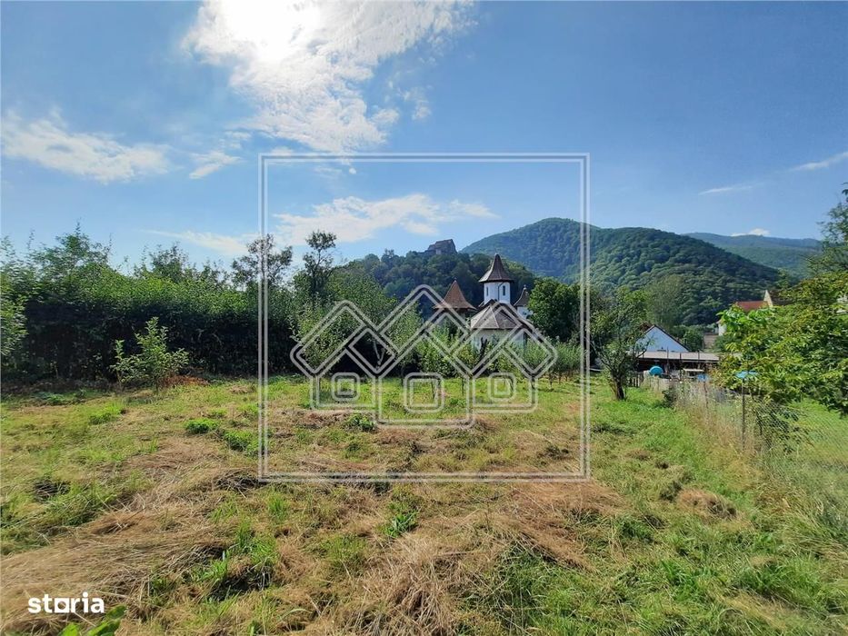 Casa in centrul Cisnadioarei - teren 1177 mp - ideal investitie