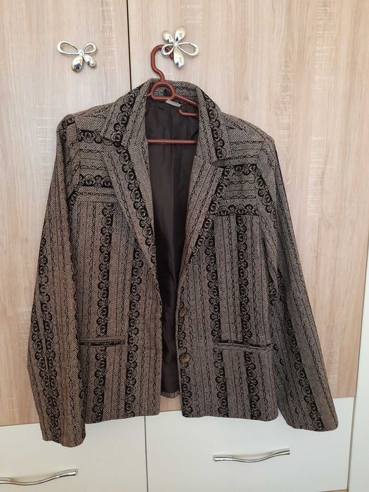 Дамско сако,размер 44