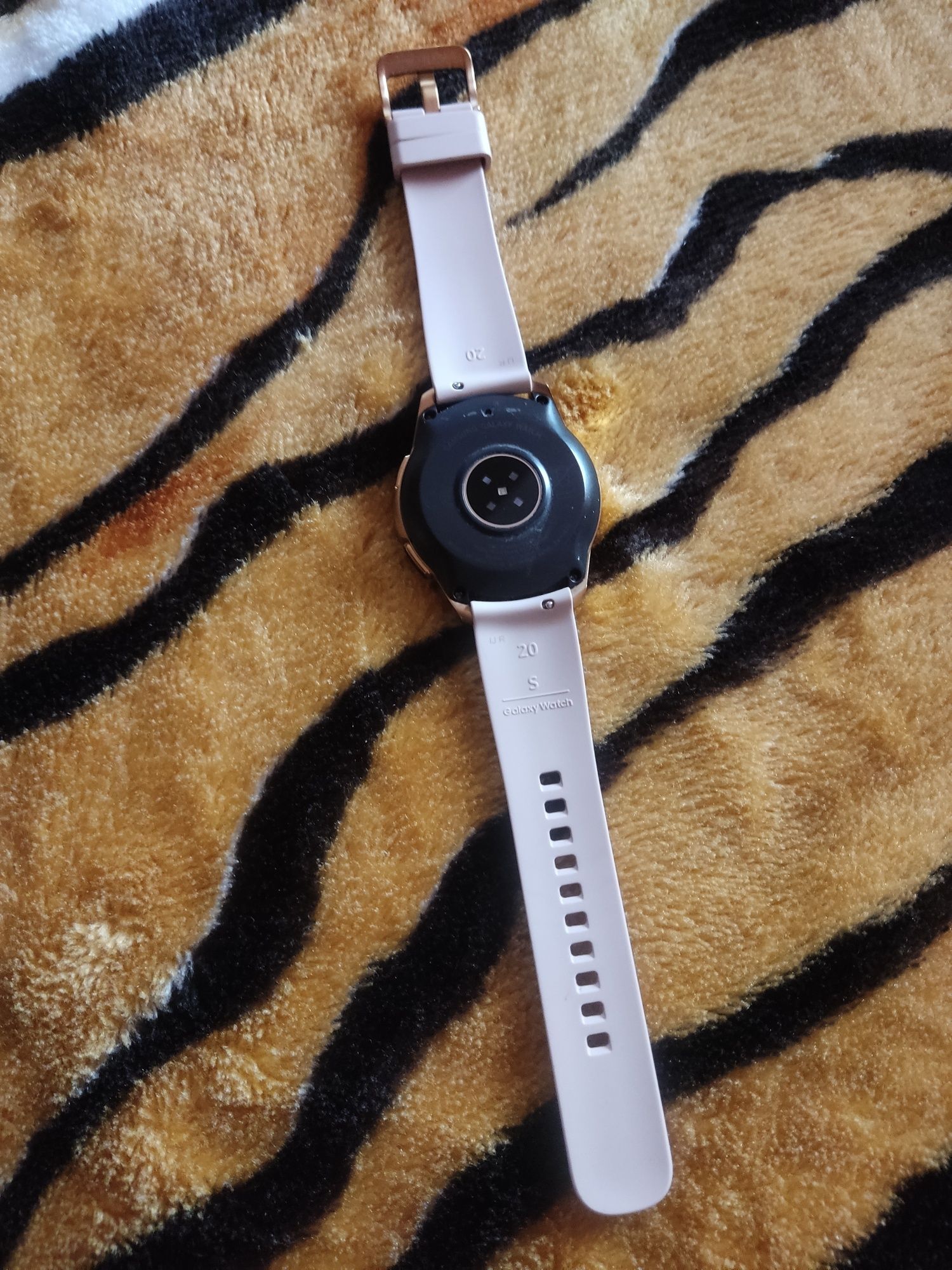 Смарт часовник Samsung Galaxy Watch Sm-r810 gold 42mm