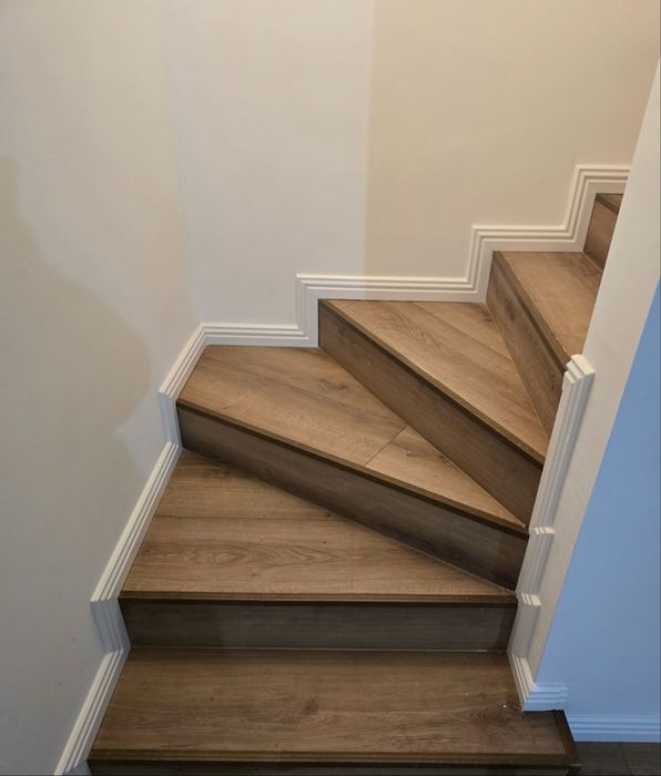 Montaj parchet, uși scări interioare/zugrăveli lavabile/montare mobila