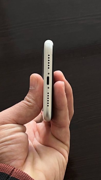 Iphone 11 sotiladi abmen yoq