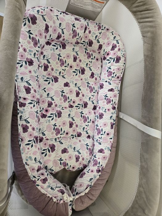 Baby nest mov cu floricele