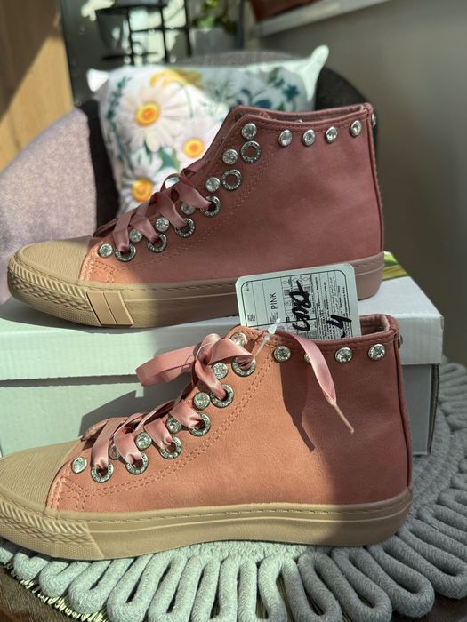 Нови Обувки различни модели и размери