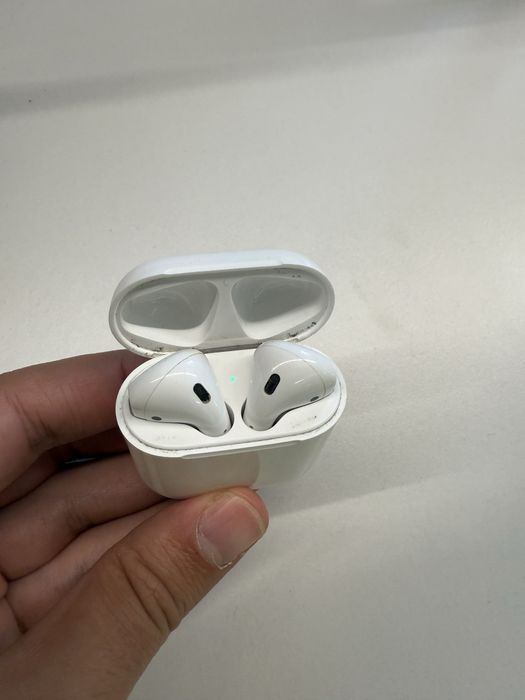 Apple AirPods 2nd generation