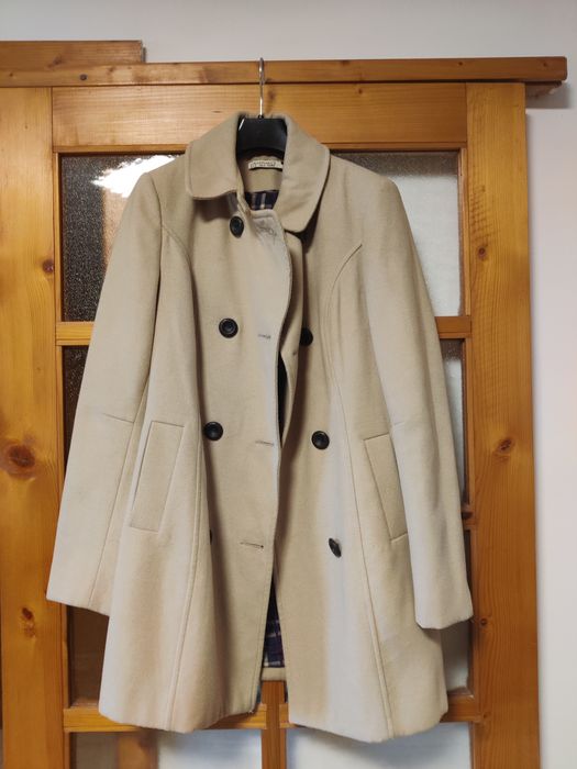 Palton crem Stradivarius