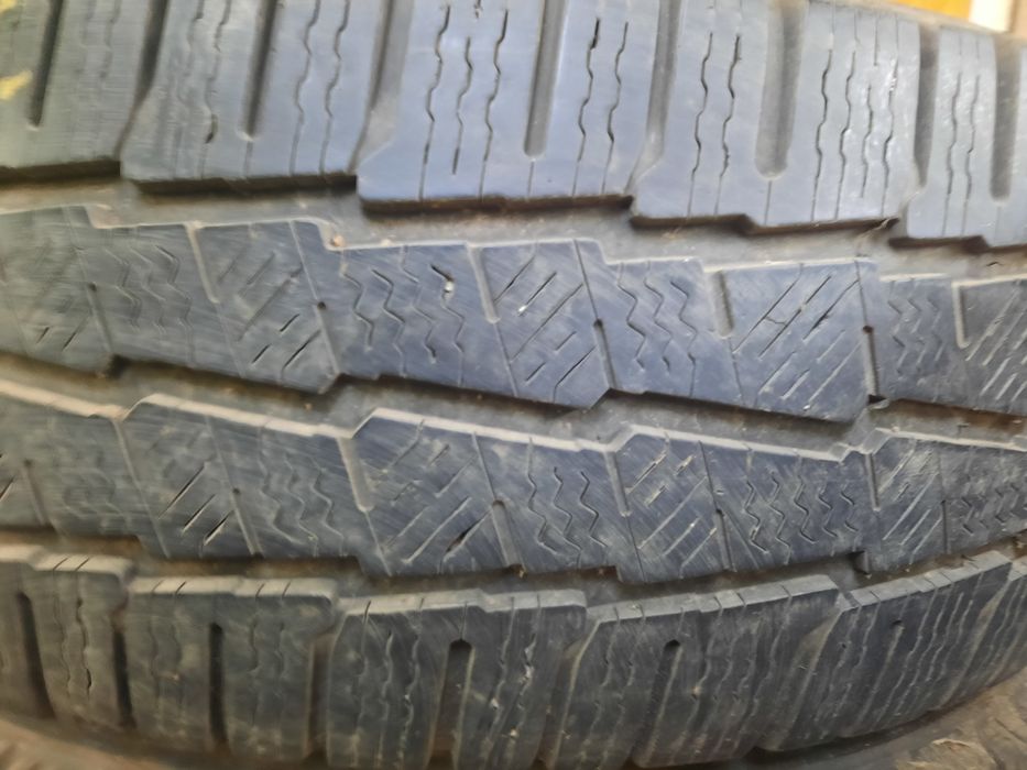 ПРОМОЦИЯ!215/60/17С и 225/75/16С Бусови Зимни Гуми