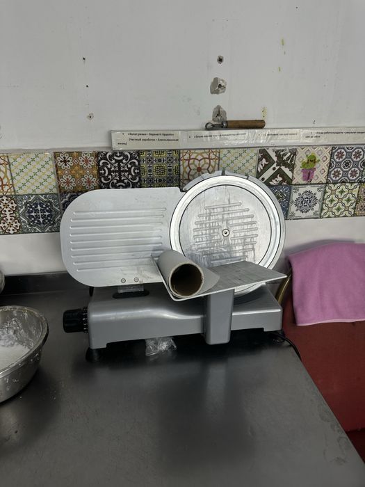 Продам слайсер в отличном состоянии