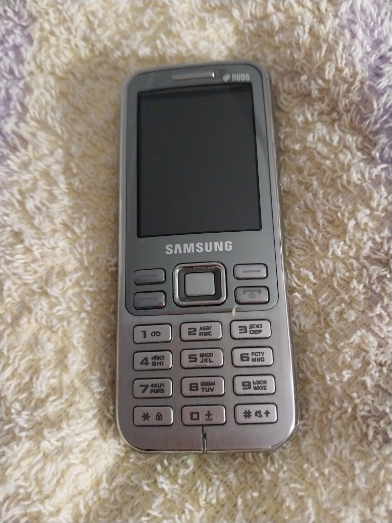 Продам сотовый телефон Samsung GT-C33221