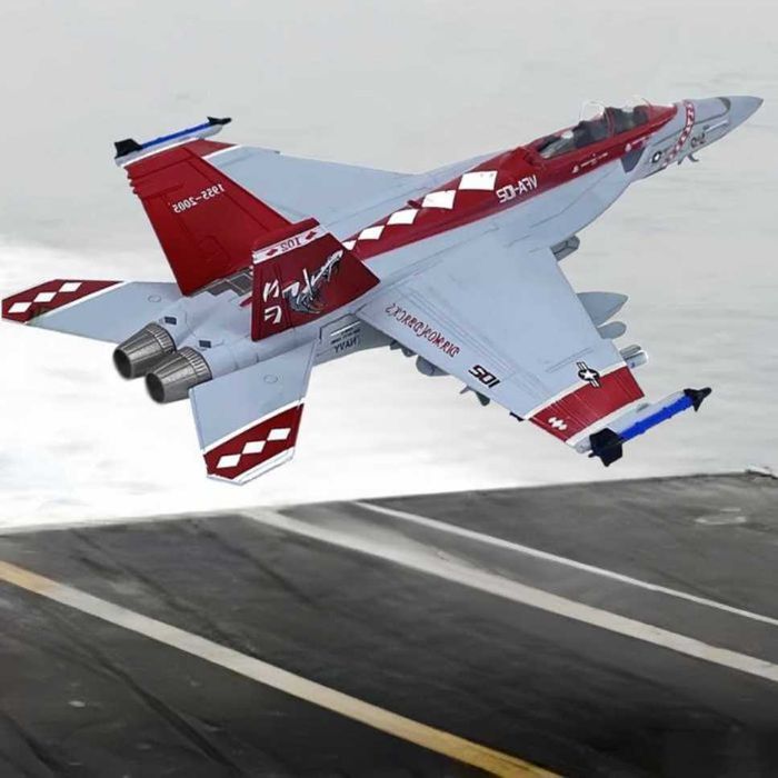 Macheta avion metalica F/A-18F VFA-102 Super Hornet Diamondbacks 1:100