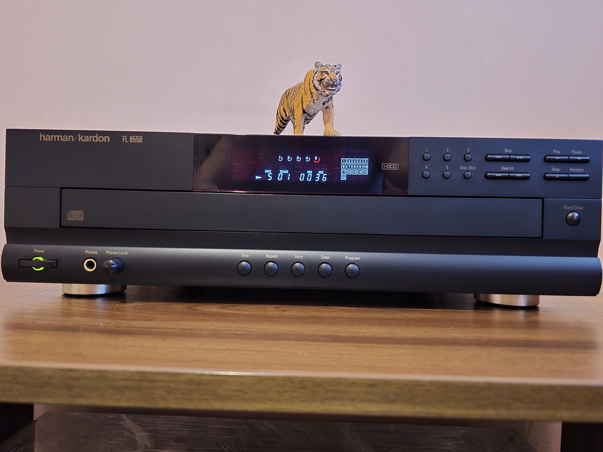 Harman/Kardon FL-8550. Cd player changer 5 disc. Preț fix !