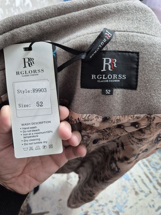 Продается новая пальто