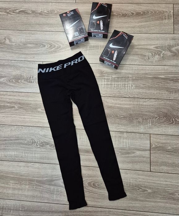 Дамски екипи и долнища Nike, Alo