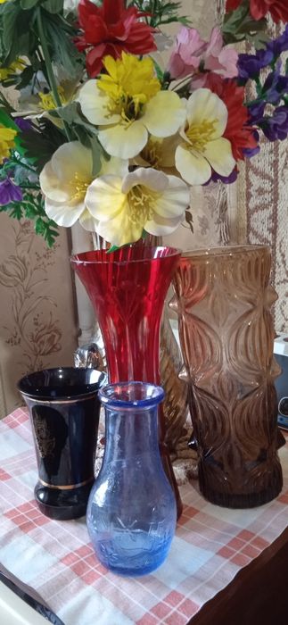 Вазы стеклянные ,керамические